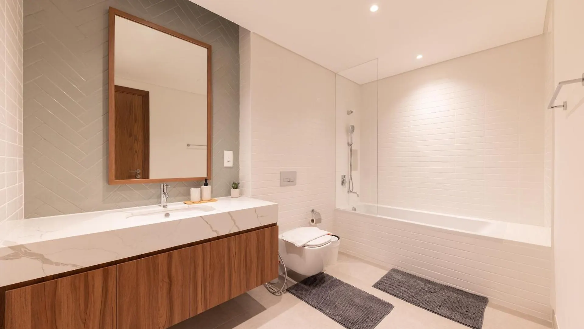 1Bd Central Park 1, City Walk,7 Min Walk To Metro Dubaj Apartament