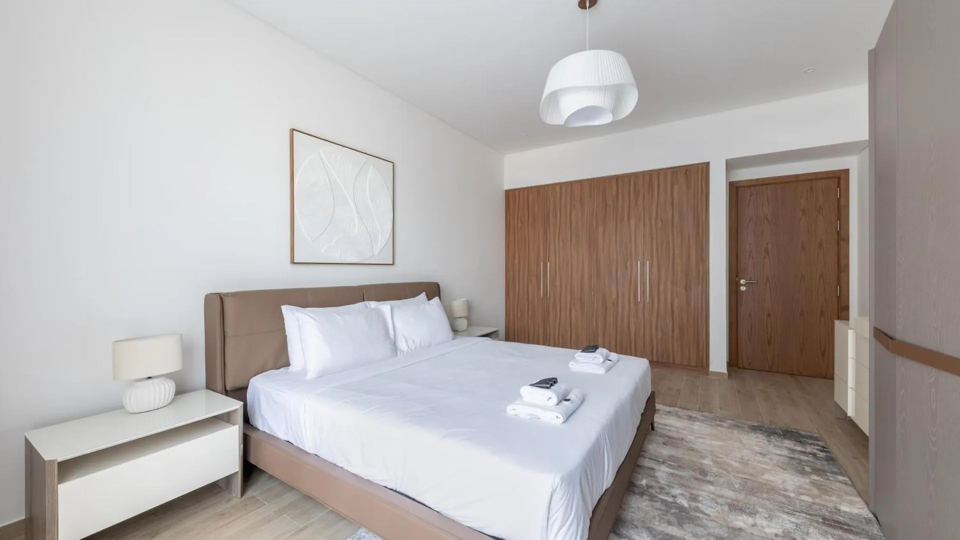 1Bd Central Park 1, City Walk,7 Min Walk To Metro Dubai Apartment